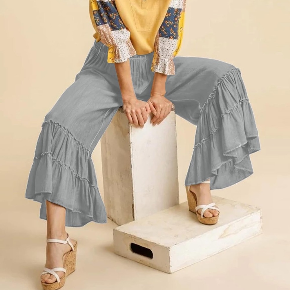 Ruffle Bottom Flare Cropped Pant